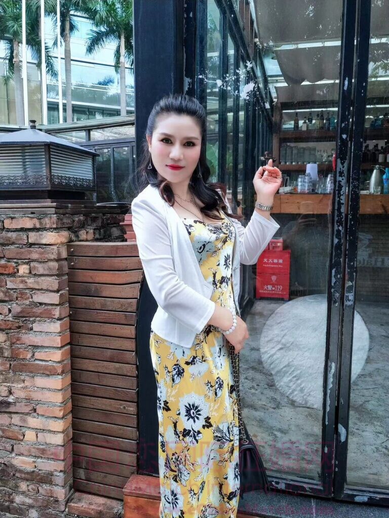 小雨@中国恋国际征婚交友网 echinamatch.com